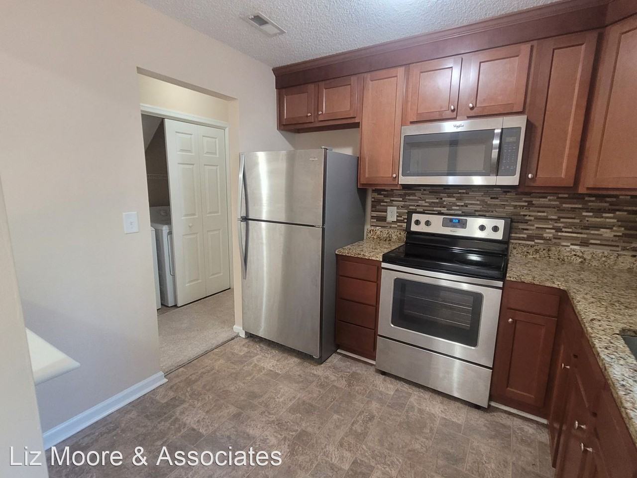 185 S Hall Way - Photo 3 of 7