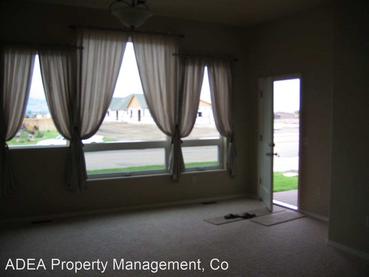 3552 A & B Connery Way - Photo 3 of 8