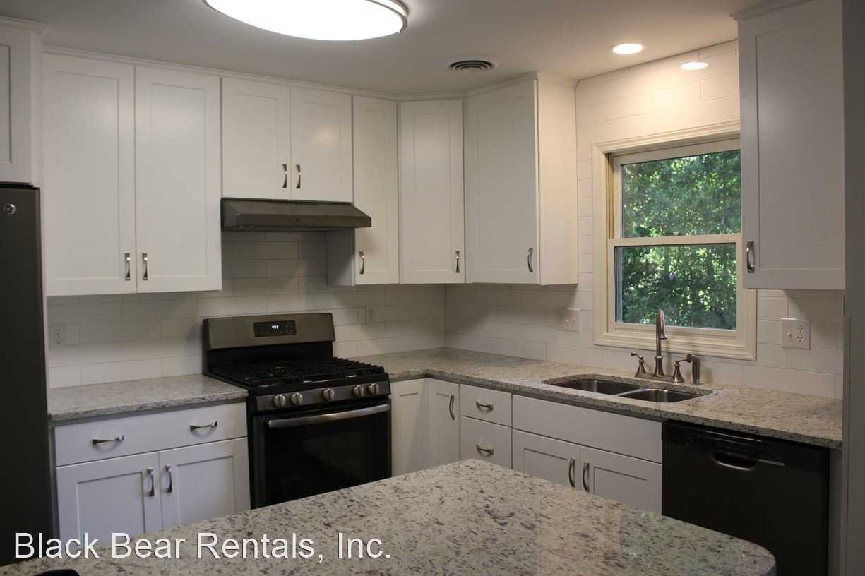 8 Mann Rd - Photo 3 of 33