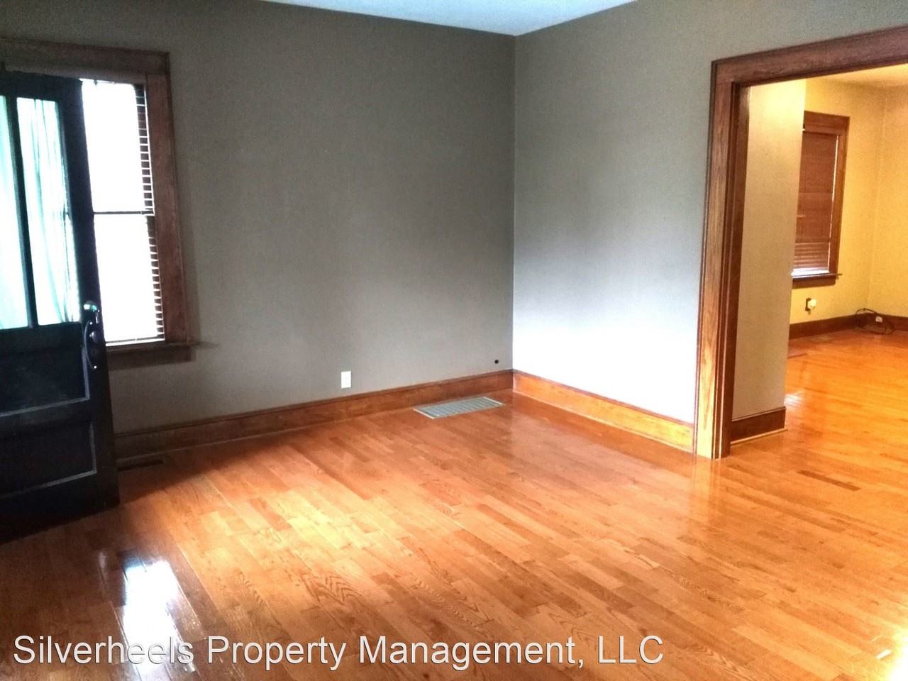 814 4th St - Photo 3 of 15