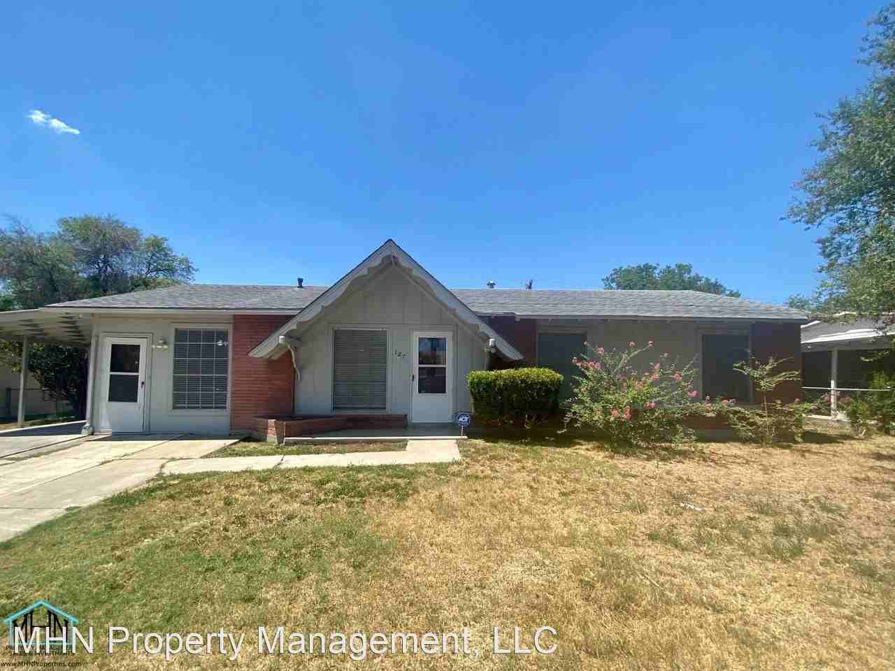 127 Daytona Dr - Photo 2 of 22