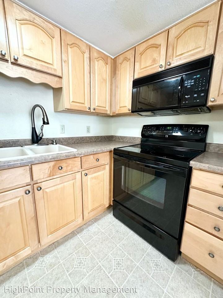12631 Fairfax St - Photo 3 of 12