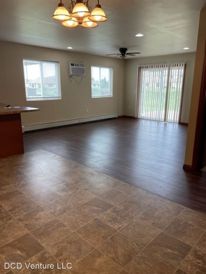 2152 S Broadway - Photo 3 of 28