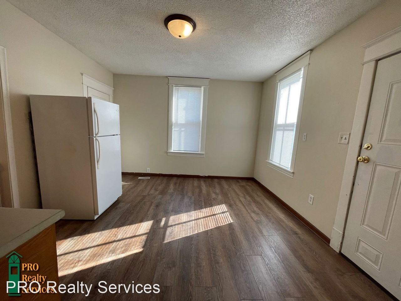 558 Western Ave N - Photo 3 of 35