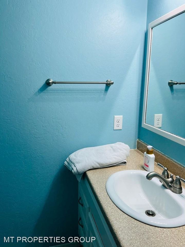 3303 Washburn St - Photo 2 of 11