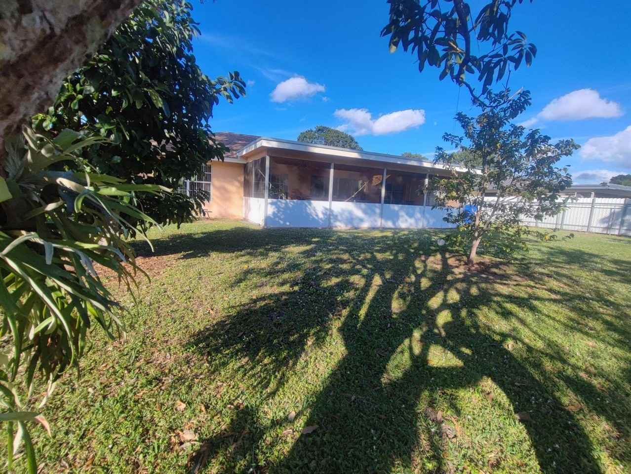 152 Sandpiper Ave - Photo 3 of 8