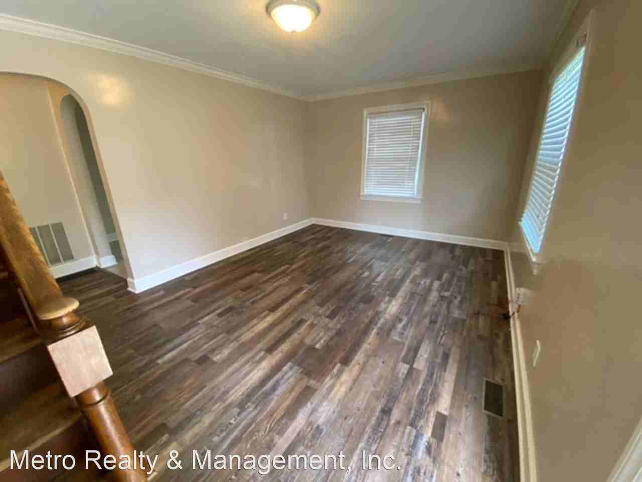 617 E Brandeis Ave - Photo 3 of 22