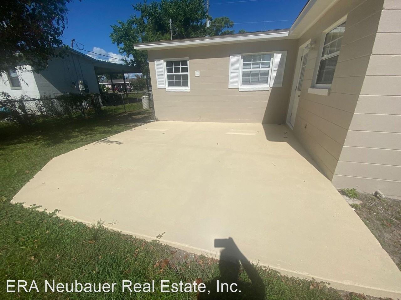 2925 Selma Ave - Photo 3 of 15