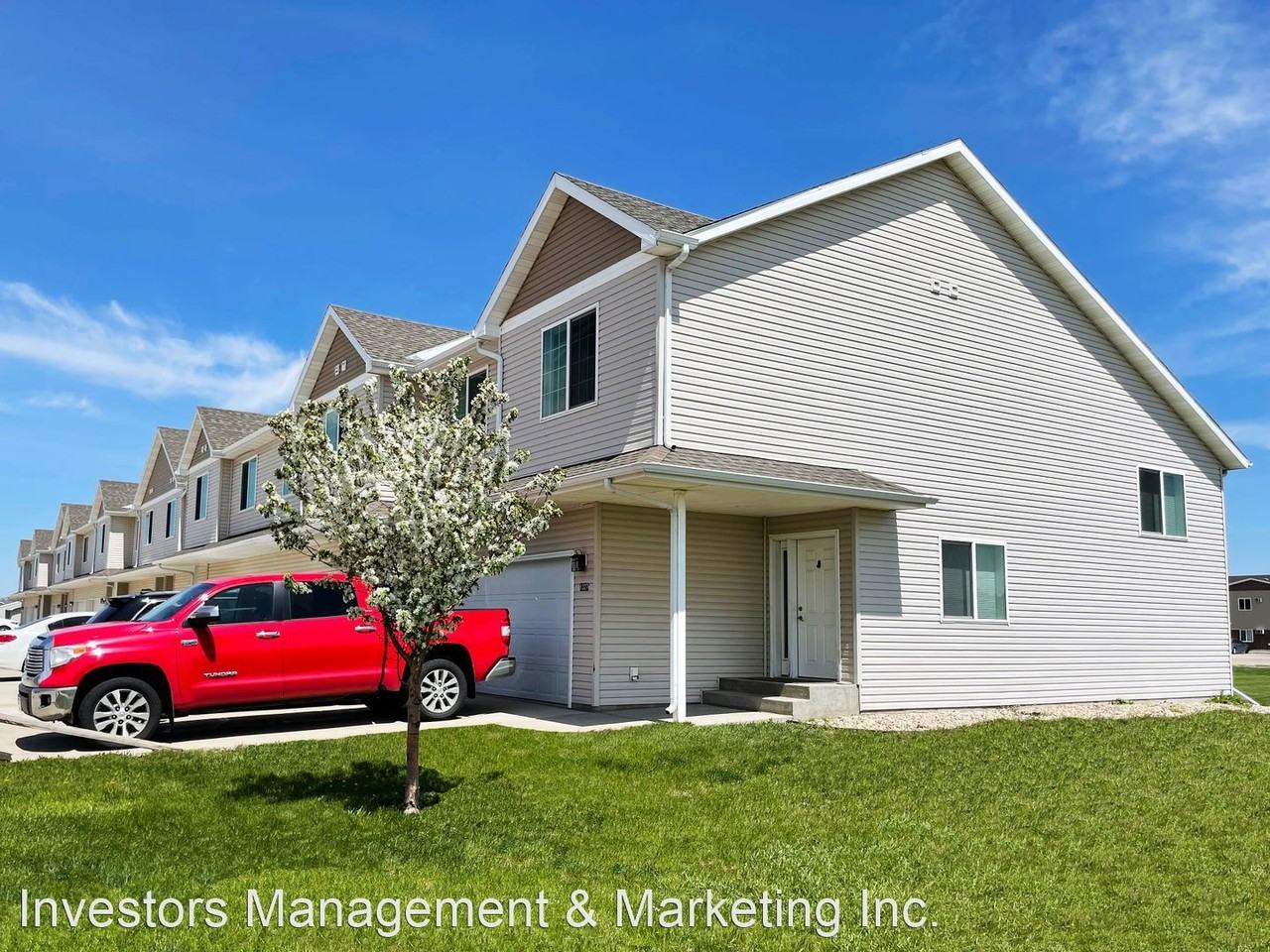 Woodside Townhomes Apartments 13001346 35th Avenue SE & 13011347