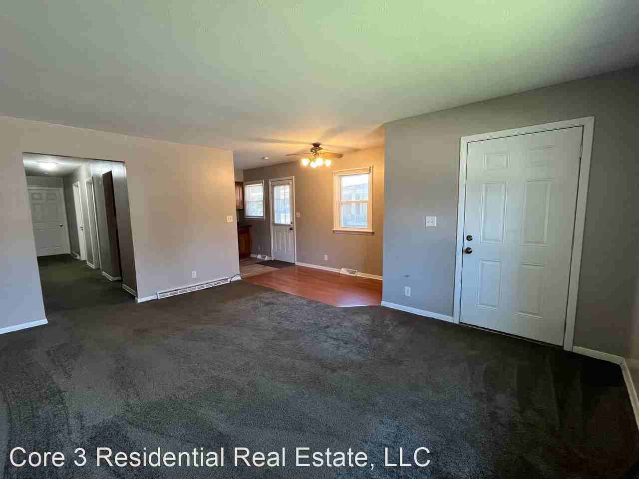 901-901 1/2 Hovey - Photo 2 of 12