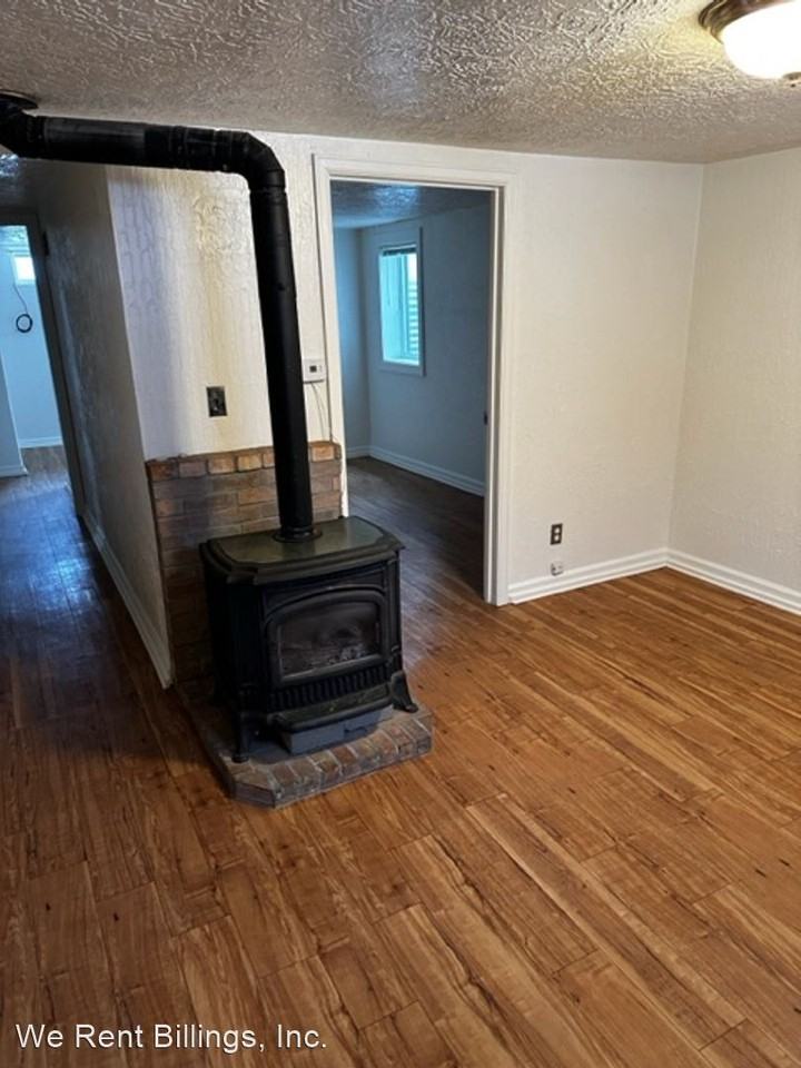 531 Howard Ave - Photo 3 of 6