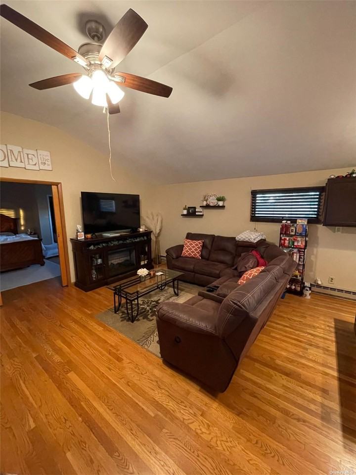 93 Central Ave - Photo 2 of 9