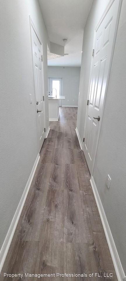 4330 Tyler Cir N - Photo 3 of 35