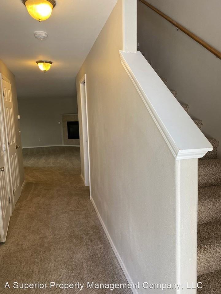 SW Juniper Ave - Photo 2 of 20