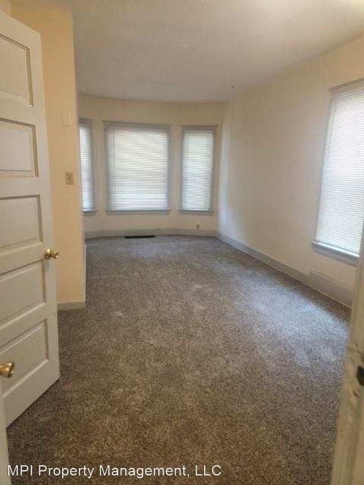 1364 N 42nd St - Photo 3 of 10