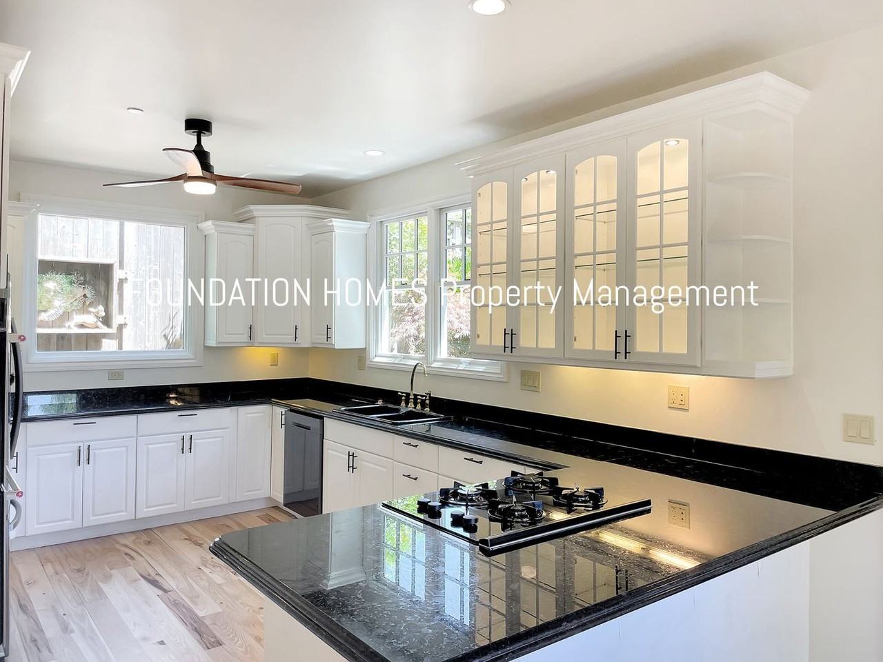 12 Willow Ave - Photo 3 of 22