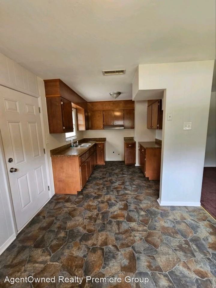 22 Aldene Ave - Photo 2 of 9