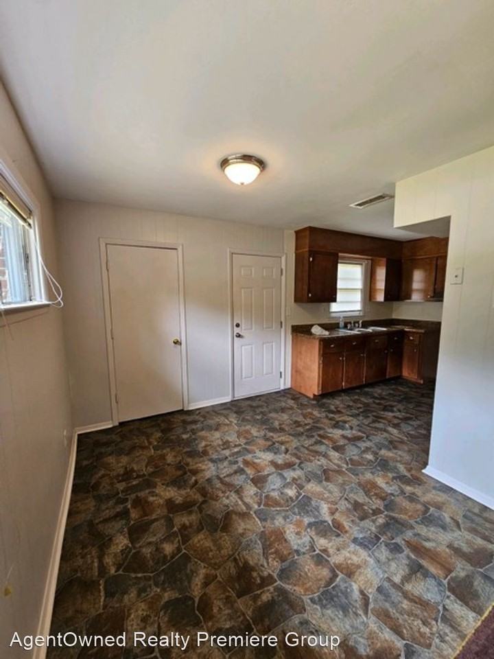 22 Aldene Ave - Photo 3 of 9