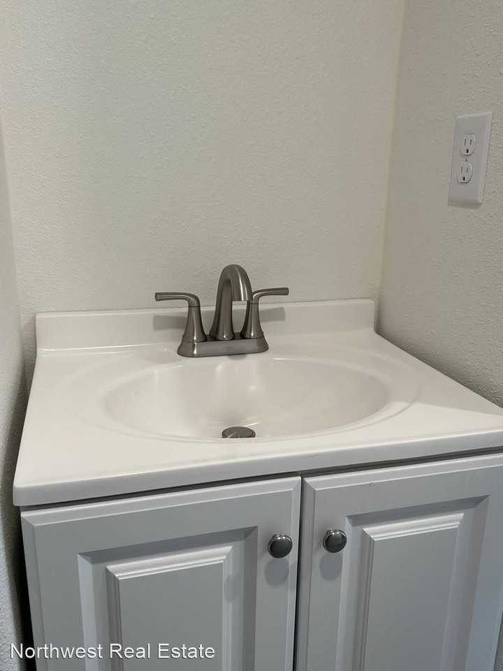 526 Hermine Blvd - Photo 3 of 19