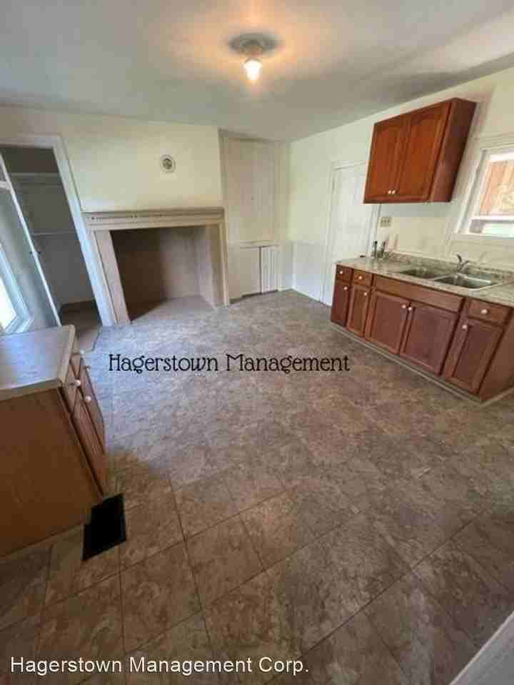 13732 Faith Rd - Photo 3 of 11