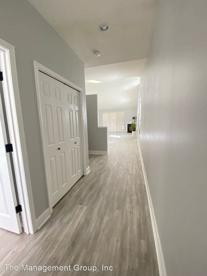 1700 Se 111th Ct - Photo 3 of 17