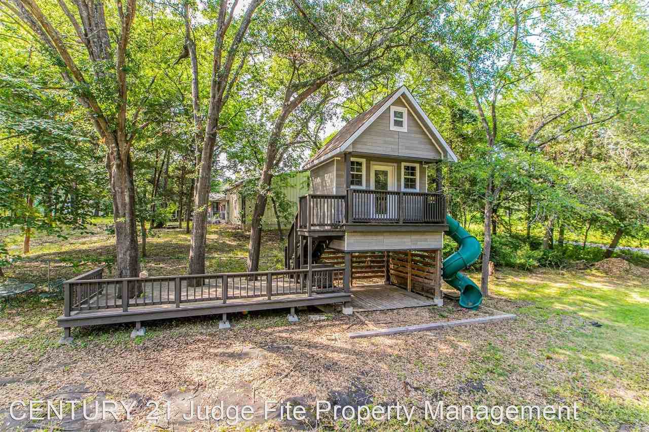 10749 Legg Dr - Photo 3 of 11