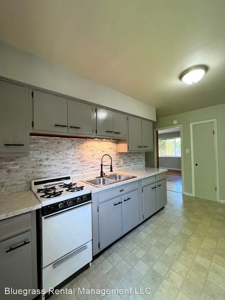 2001 Saint Michael Dr - Photo 2 of 4