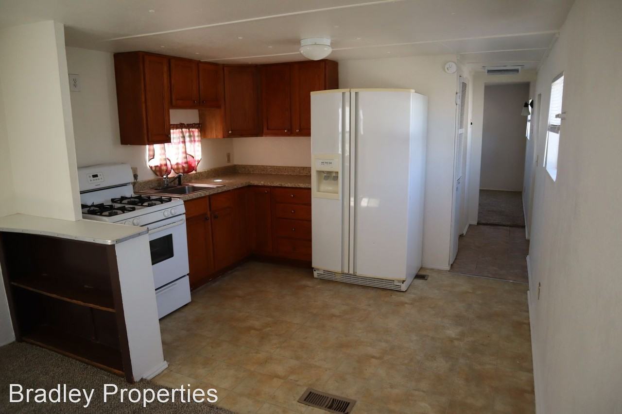 808 W 4th St #32 - Photo 2 of 23