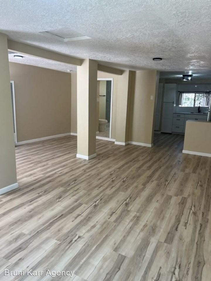 709 Cromwell Ave Sw - Photo 3 of 12