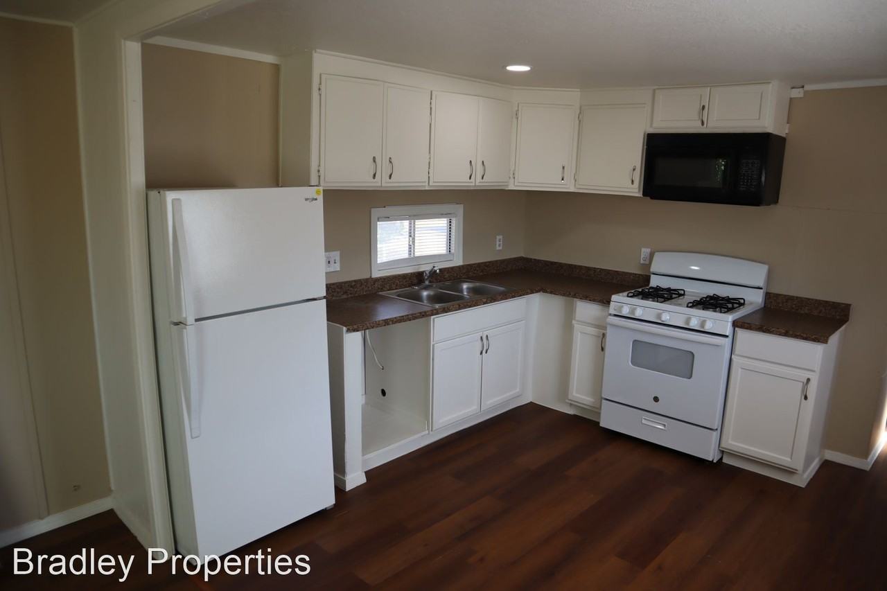 693 E Lake Dr - Photo 3 of 28