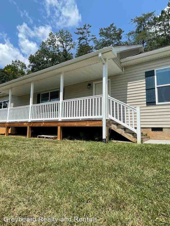 2301 Paint Fork Rd - Photo 2 of 13