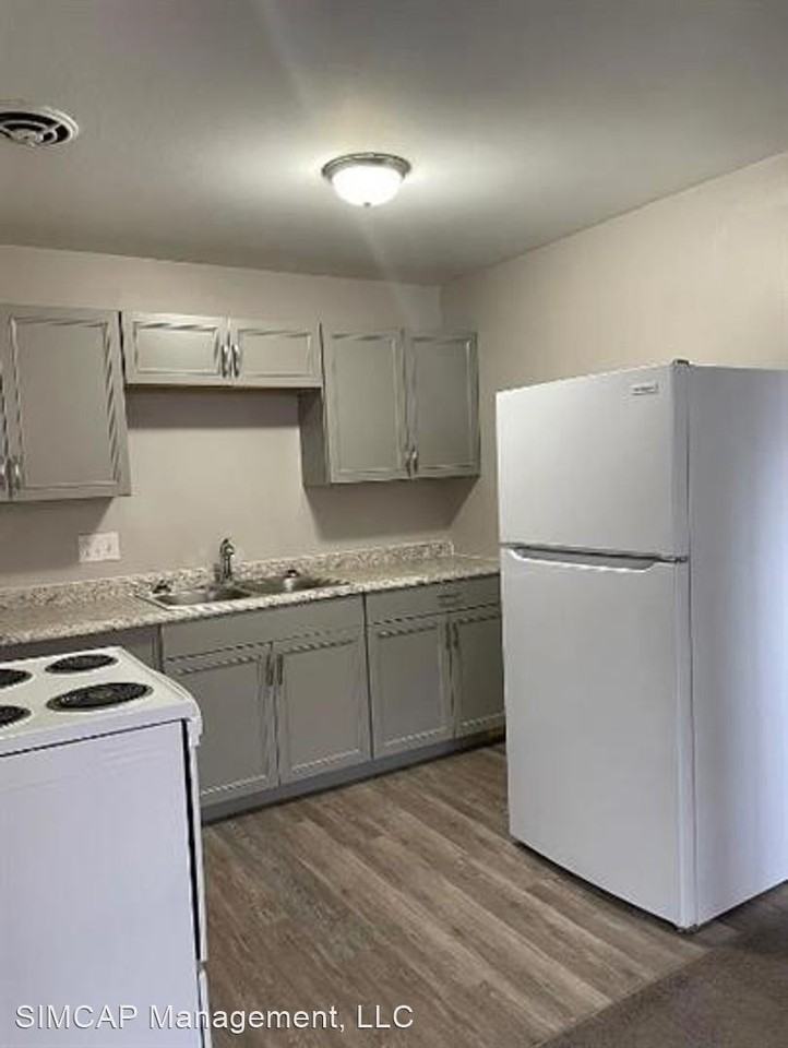 5852 Renee Ct - Photo 2 of 9