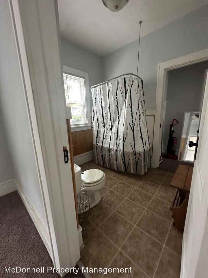 4227 11th St - Photo 3 of 10