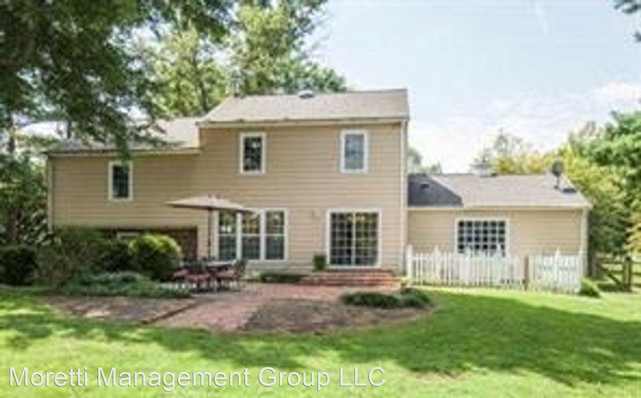 15601 Bondy Ln - Photo 3 of 27