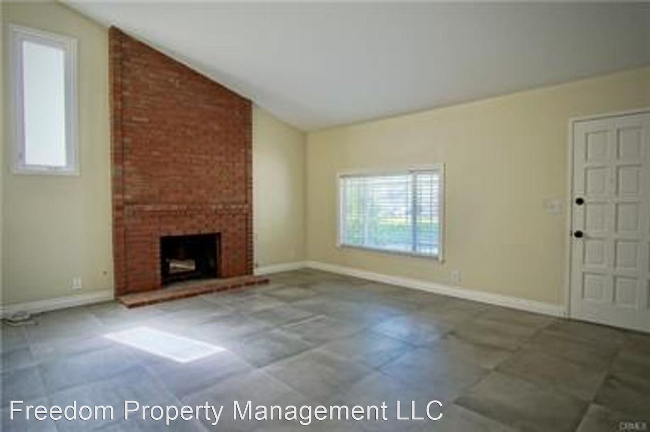 1758 N Rutherford St - Photo 3 of 14