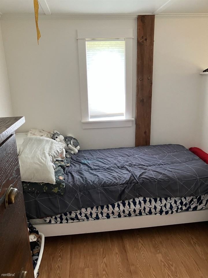 805 Valley Rd - Photo 3 of 7