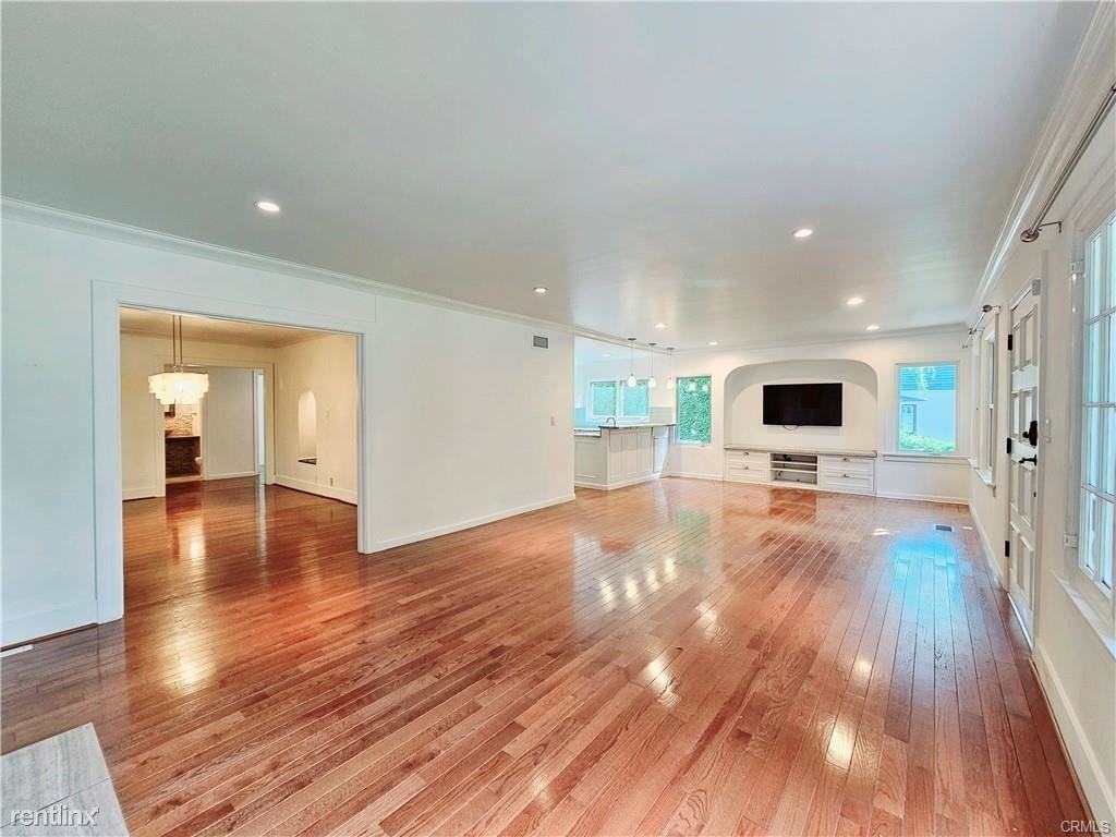 1440 Lorain Rd - Photo 2 of 10