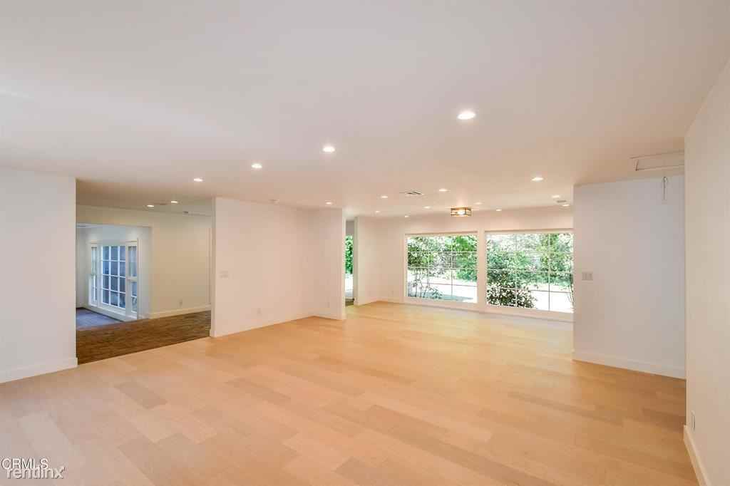 333 Congress Pl - Photo 2 of 11