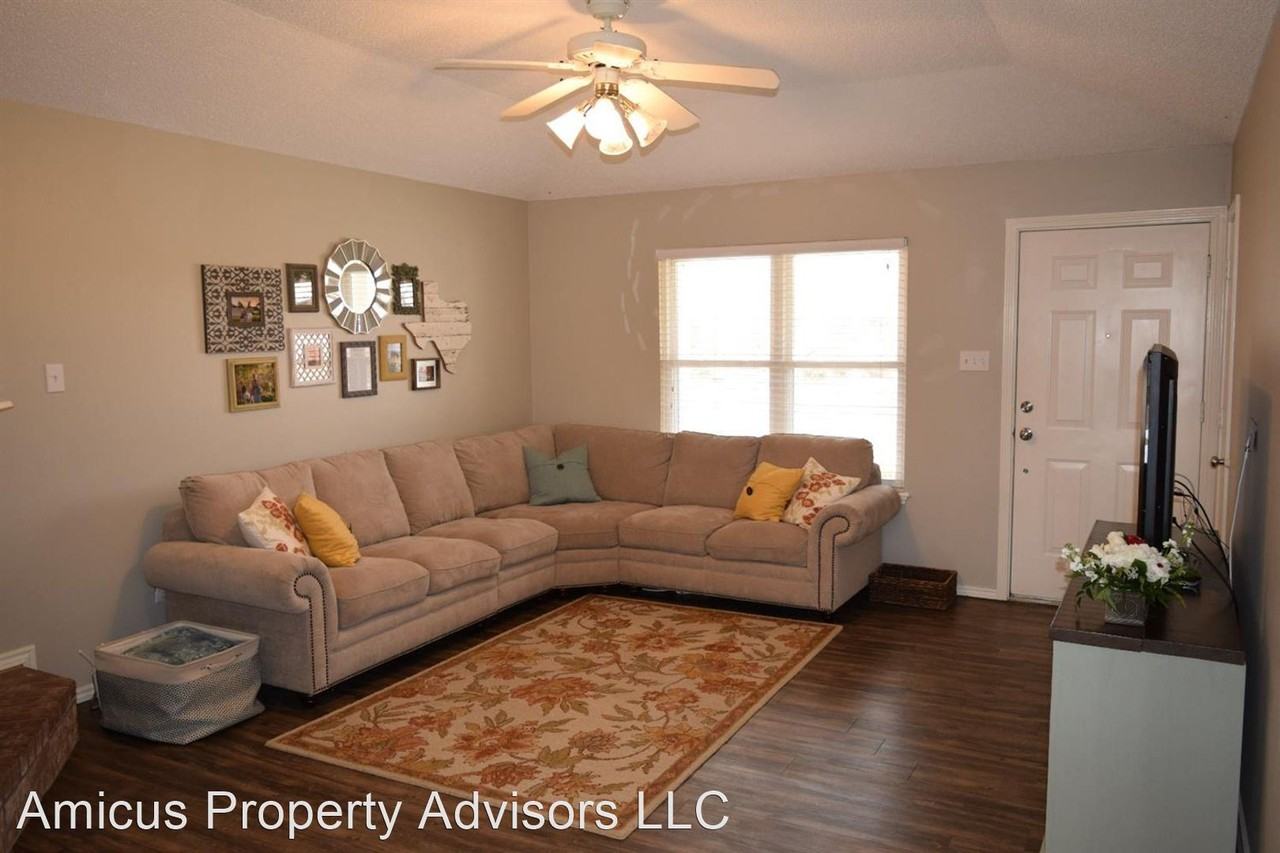 6112 10th St - Photo 3 of 18