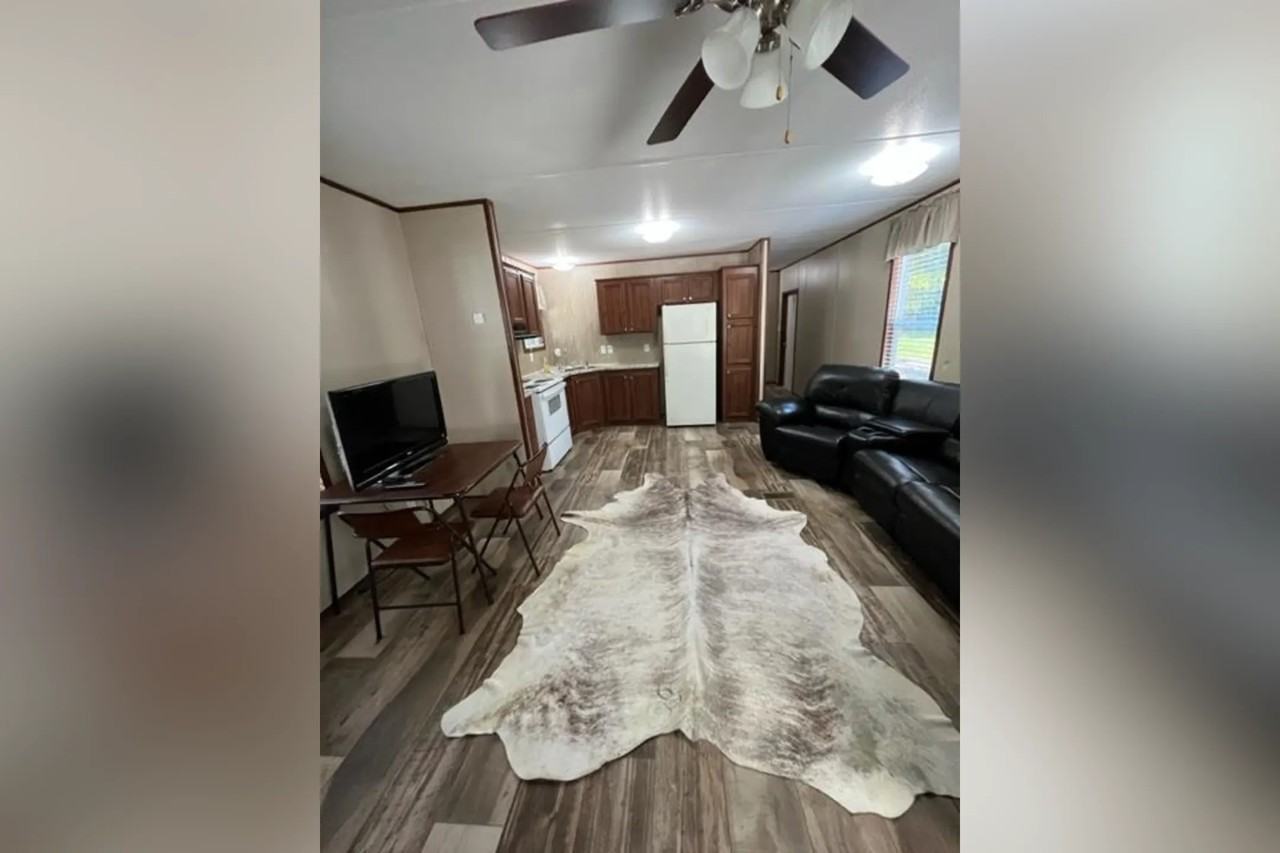 695 Jason Dr - Photo 2 of 8