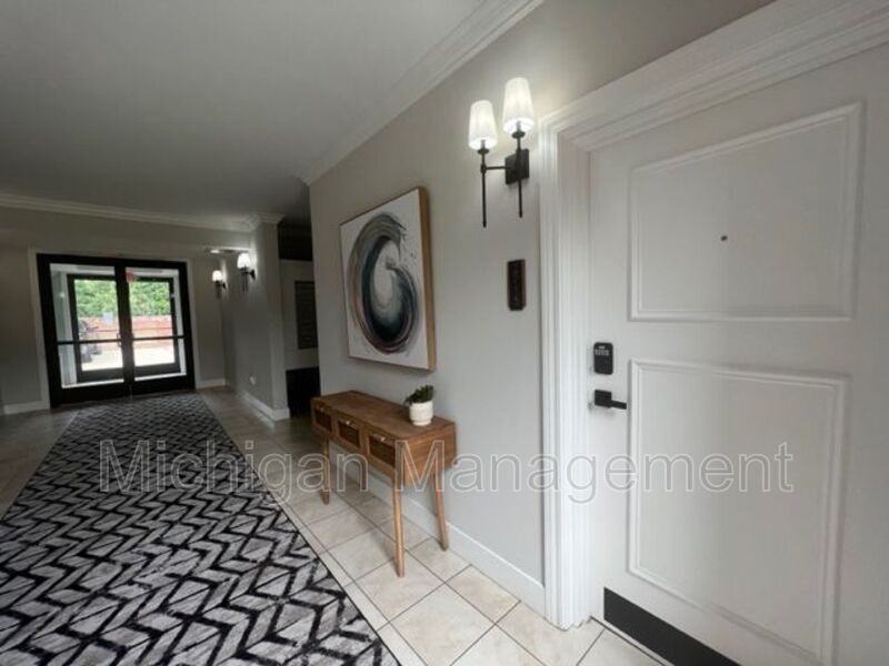 2727 E Maple Rd #2727 - Photo 7 of 42