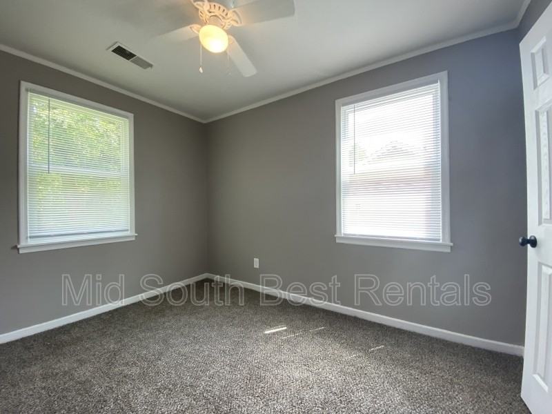 356 W Brooks Rd - Photo 4 of 8