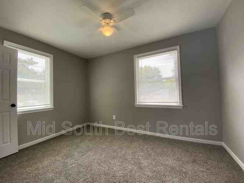 356 W Brooks Rd - Photo 5 of 8