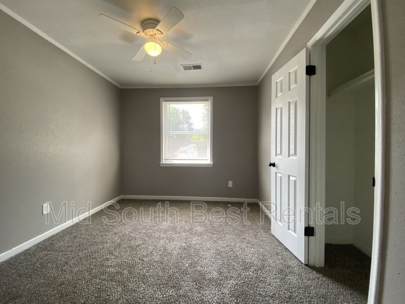 356 W Brooks Rd - Photo 6 of 8