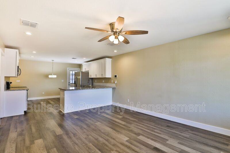 5119 S 11th Pl - Photo 5 of 24