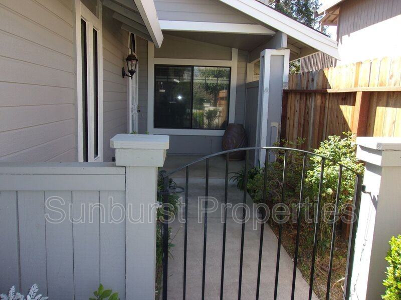 6716 Thaddeus Ct - Photo 3 of 32