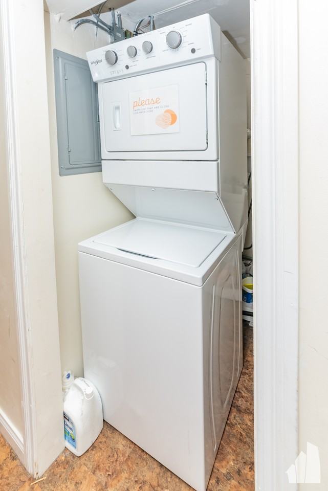 2702 W Thomas St #2R - Photo 2 of 15