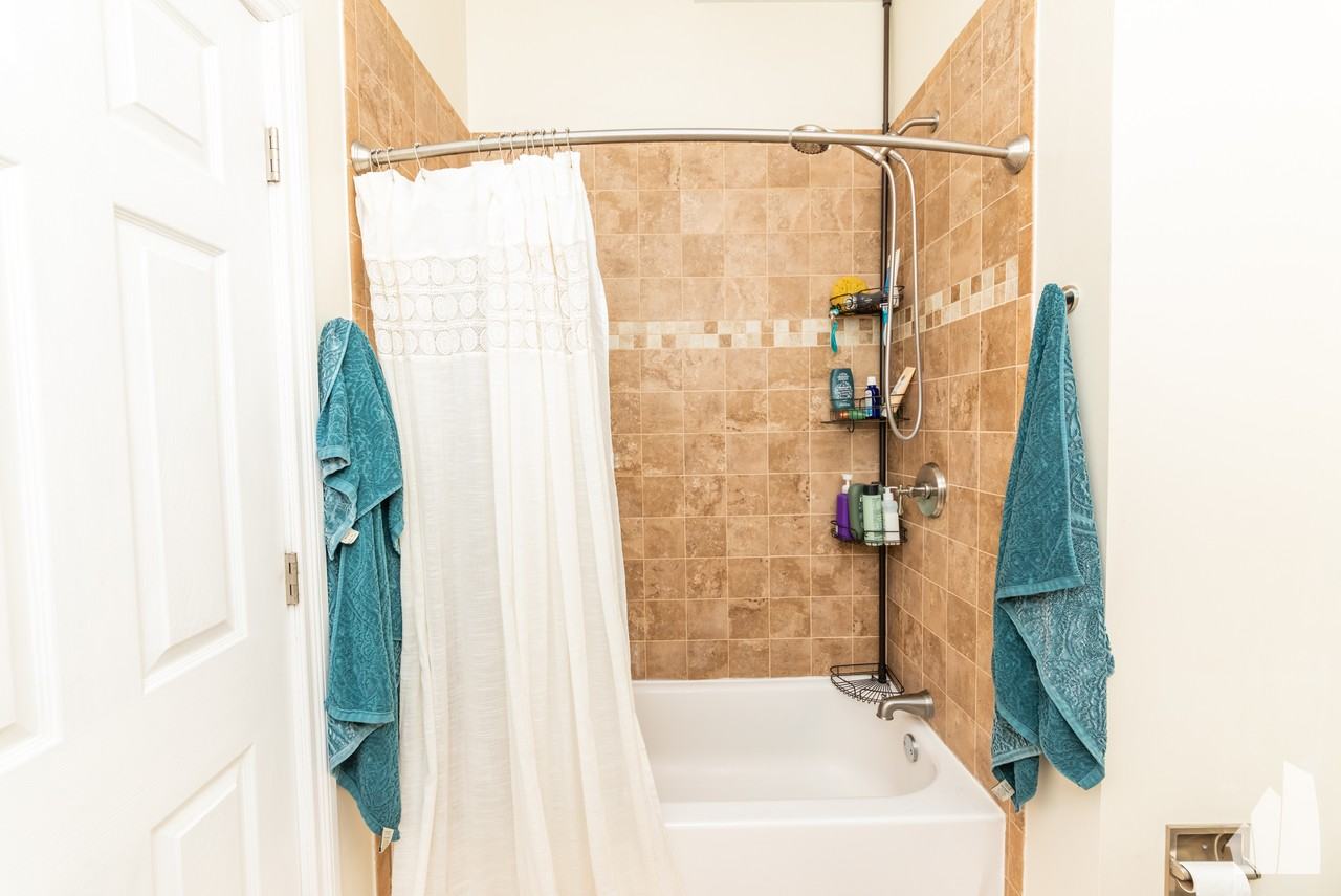 2702 W Thomas St #2R - Photo 4 of 15