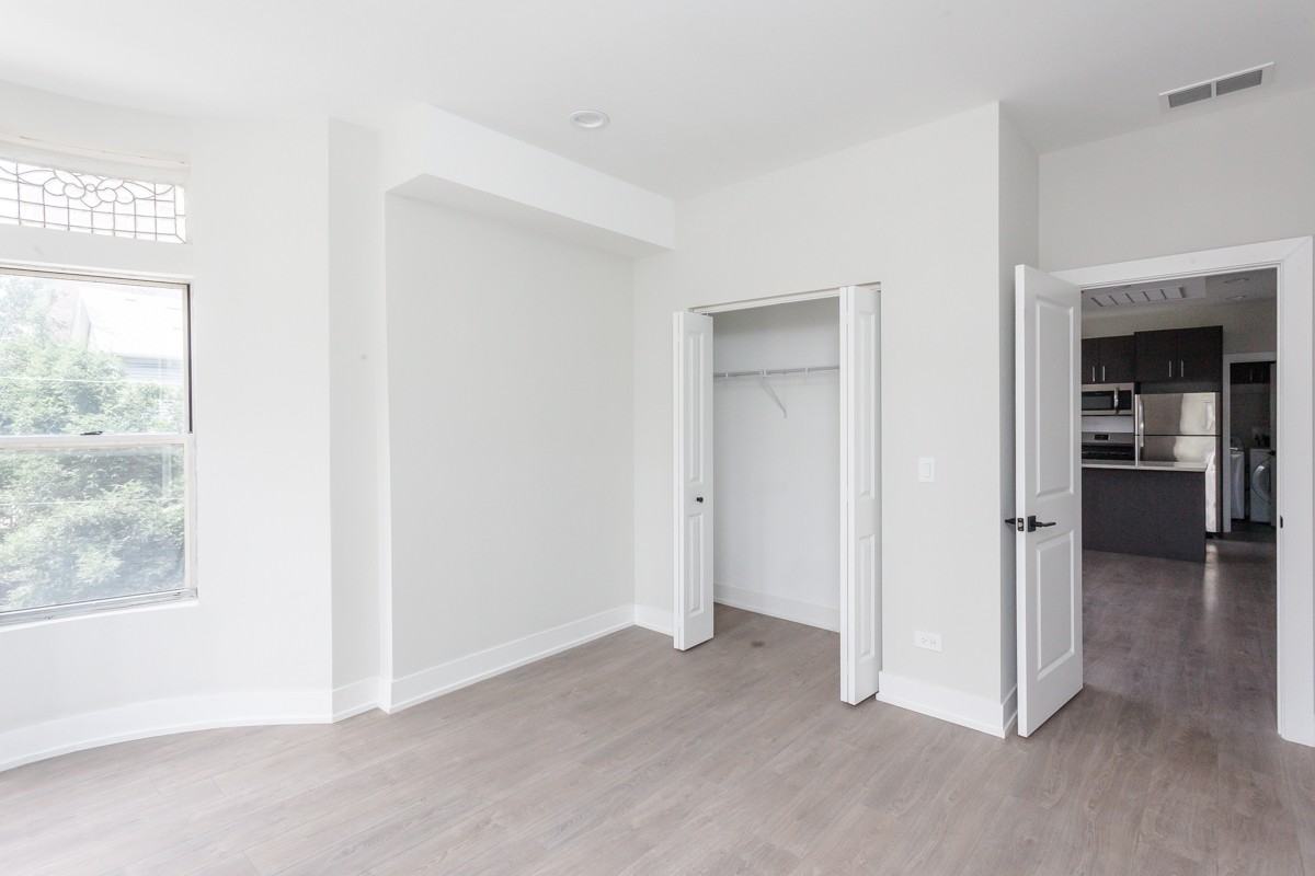 818 W 18th St #3F - Photo 6 of 17