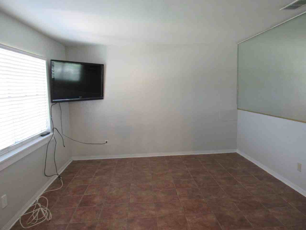 507B Grandview Ave - Photo 2 of 8
